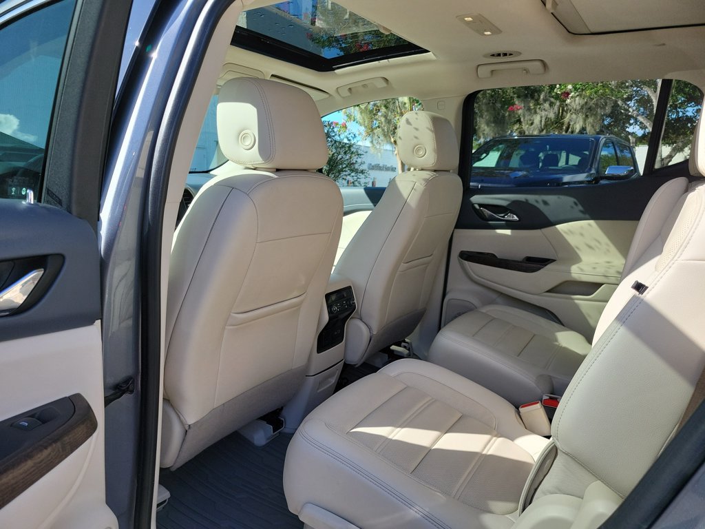 Used 2020 GMC Acadia Denali w/ Technology Package FWD image 12