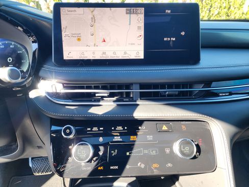 Used 2025 INFINITI QX60 Luxe w/ Black Edition image 32