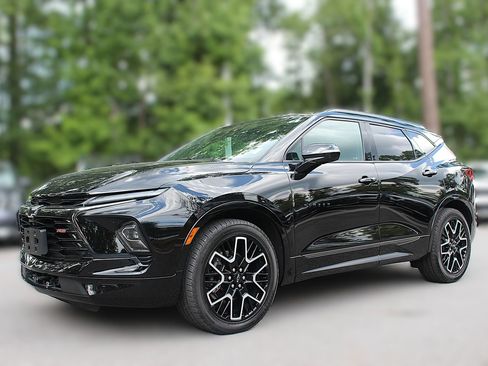 Used 2025 Chevrolet Blazer RS w/ Driver Confidence II Package AWD/4WD image 3