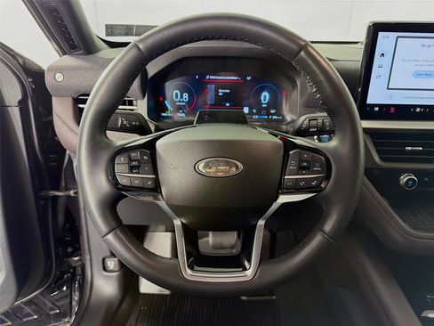 Used 2025 Ford Explorer Platinum image 12