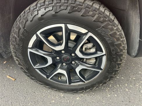 Used 2025 Jeep Compass Trailhawk image 29