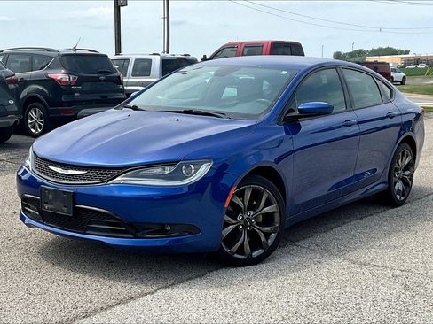 Used 2015 Chrysler 200 S w/ Navigation & Sound Group I image 7