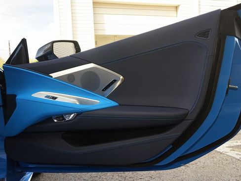 Used 2024 Chevrolet Corvette Stingray Premium Conv w/ Z51 Performance Package image 14