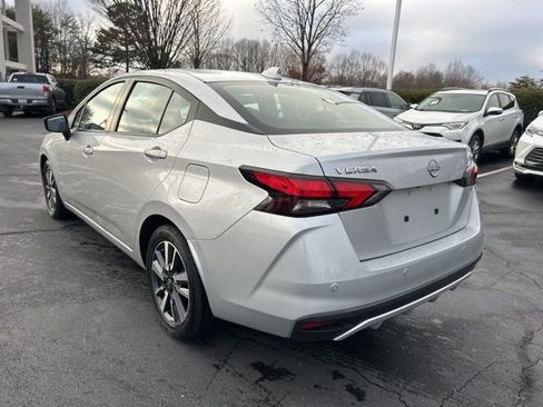 Used 2024 Nissan Versa SV image 7