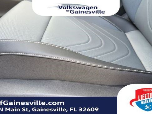 Used 2014 Volkswagen Touareg Executive AWD/4WD image 30