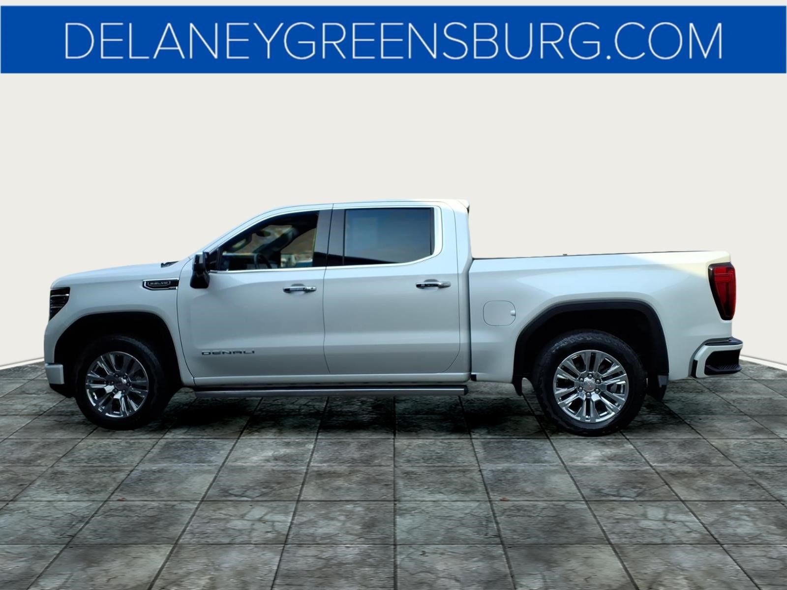 Used 2024 GMC Sierra 1500 Denali w/ Technology Package AWD/4WD image 6