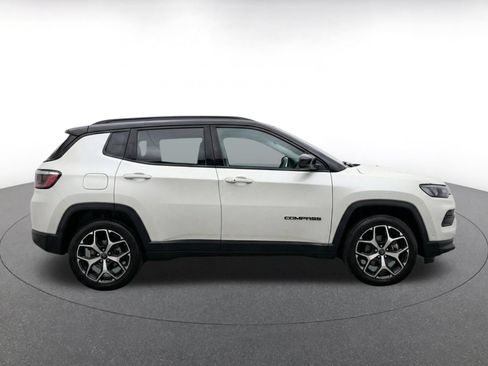 Used 2025 Jeep Compass Limited AWD/4WD image 10