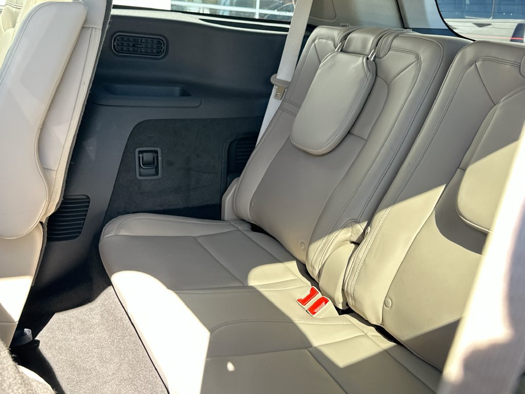 Used 2022 Lincoln Aviator Reserve w/ Equipment Group 201A AWD/4WD image 3