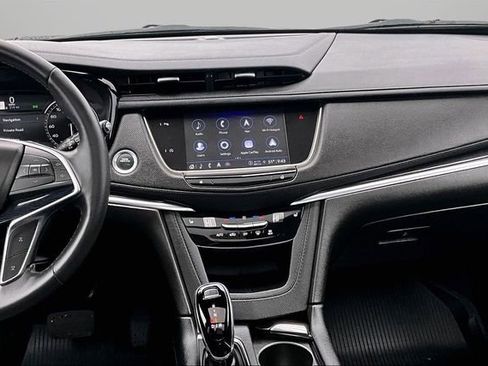 Used 2024 Cadillac XT5 Premium Luxury image 6