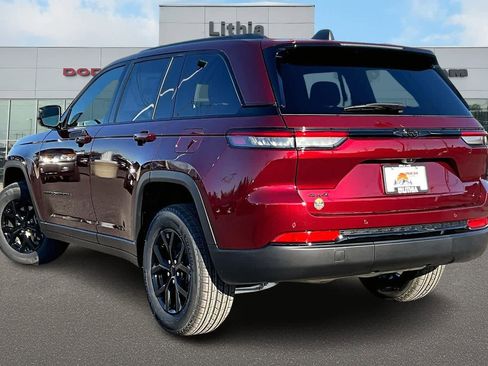 New 2025 Jeep Grand Cherokee Altitude image 4
