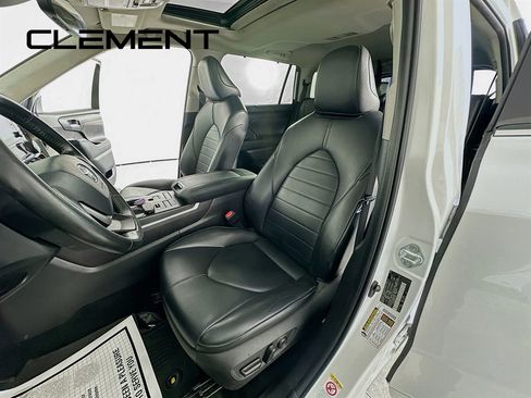Used 2022 Toyota Highlander XLE image 30