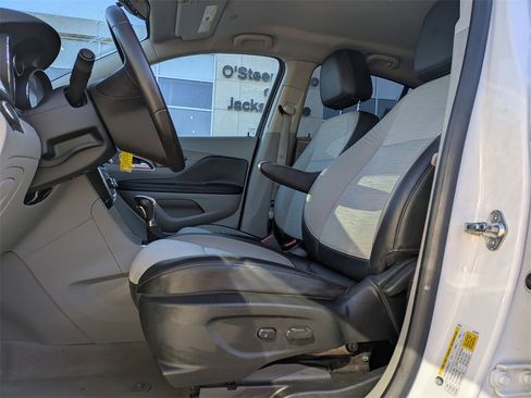 Used 2016 Buick Encore FWD image 3