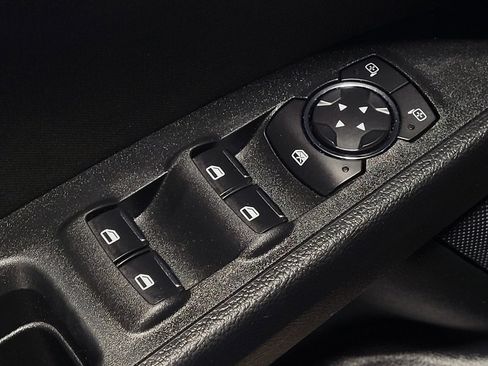 Used 2019 Ford Fusion SE FWD image 27