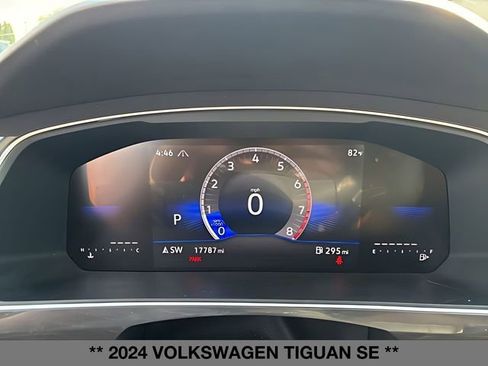 Used 2024 Volkswagen Tiguan SE AWD/4WD image 25