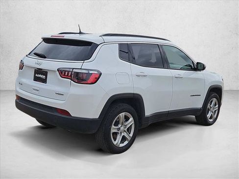 Used 2024 Jeep Compass Latitude AWD/4WD image 5