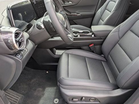 New 2026 Chevrolet Equinox LT w/ Convenience Package II AWD/4WD image 17