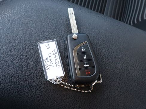 Used 2023 Toyota Camry SE image 28