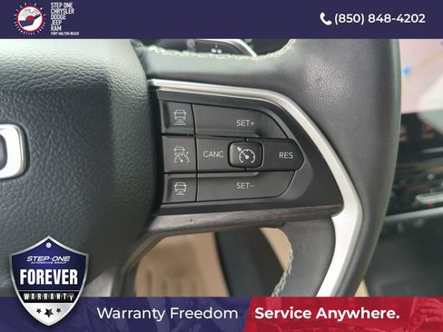 Used 2023 Jeep Grand Cherokee Limited w/ Luxury Tech Group II AWD/4WD image 22