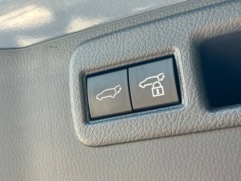 Certified 2023 Toyota Venza Limited AWD/4WD image 43