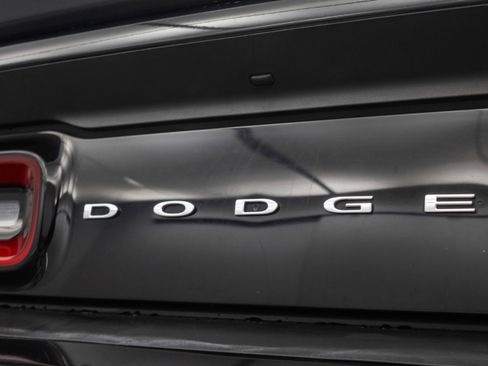 Used 2015 Dodge Challenger SRT Hellcat image 27