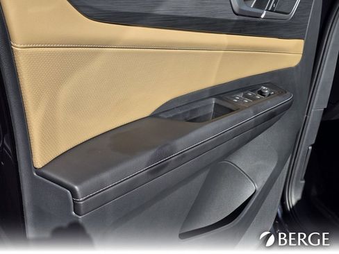 New 2026 Volkswagen Atlas Cross Sport SE image 12