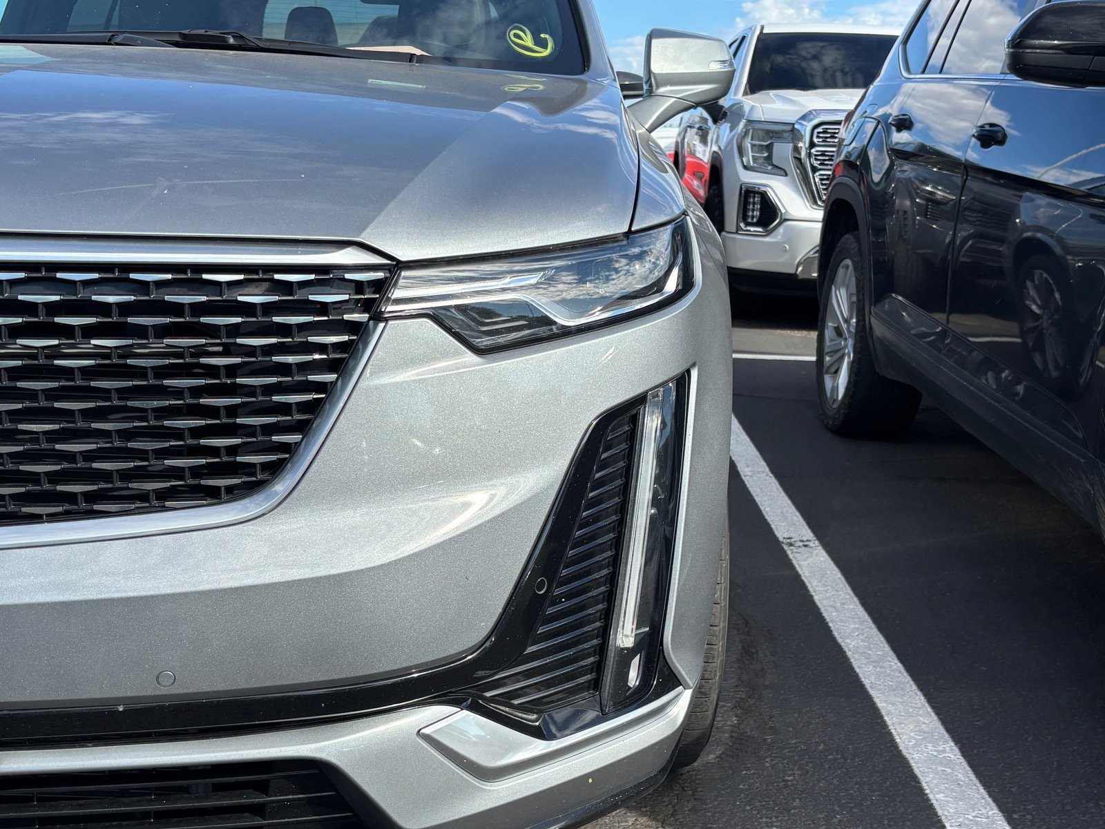 Used 2025 Cadillac XT6 Premium Luxury FWD image 8