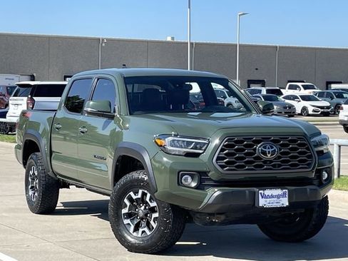 Used 2022 Toyota Tacoma TRD Off-Road w/ TRD Premium Off Road Package AWD/4WD image 2