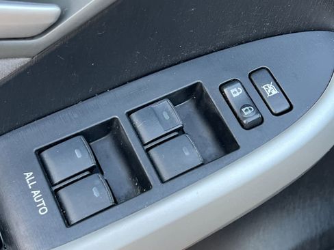 Used 2012 Toyota Prius Three image 13