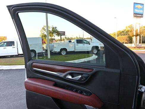 Used 2023 GMC Yukon XL Denali Ultimate image 28