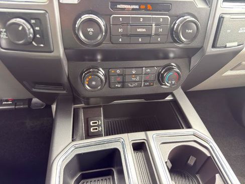 Used 2019 Ford F150 XLT w/ Equipment Group 302A Luxury AWD/4WD image 21