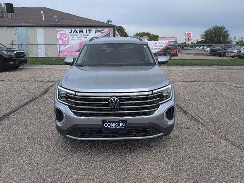 Used 2024 Volkswagen Atlas SE AWD/4WD image 14