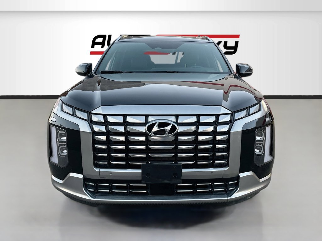 Used 2023 Hyundai Palisade Calligraphy w/ Cargo Package AWD/4WD image 2