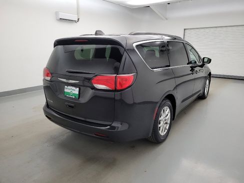 Used 2021 Chrysler Voyager Lxi FWD image 9