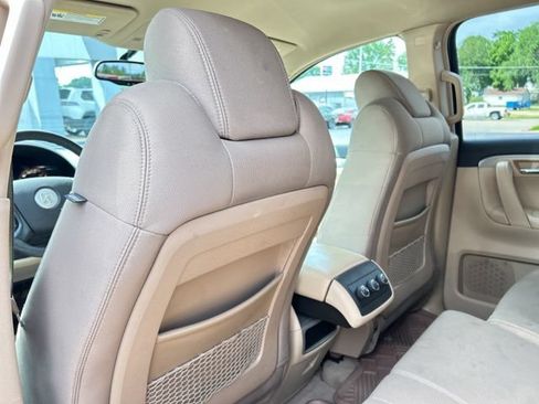 Used 2007 Saturn Outlook XE w/ Preferred Pkg FWD image 19