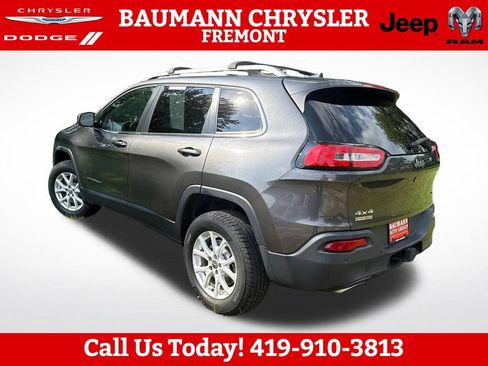 Used 2016 Jeep Cherokee Latitude w/ Safety/Convenience Group AWD/4WD image 4
