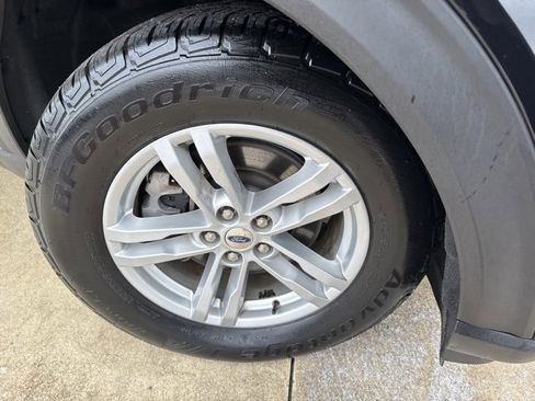 Used 2020 Ford Explorer XLT image 37