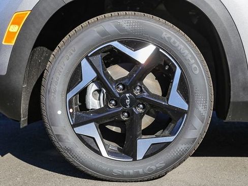 New 2026 Kia Seltos S FWD image 11
