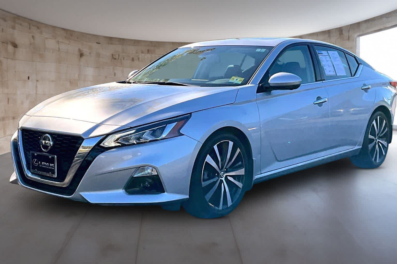 Used 2019 Nissan Altima 2.0 Platinum FWD image 3