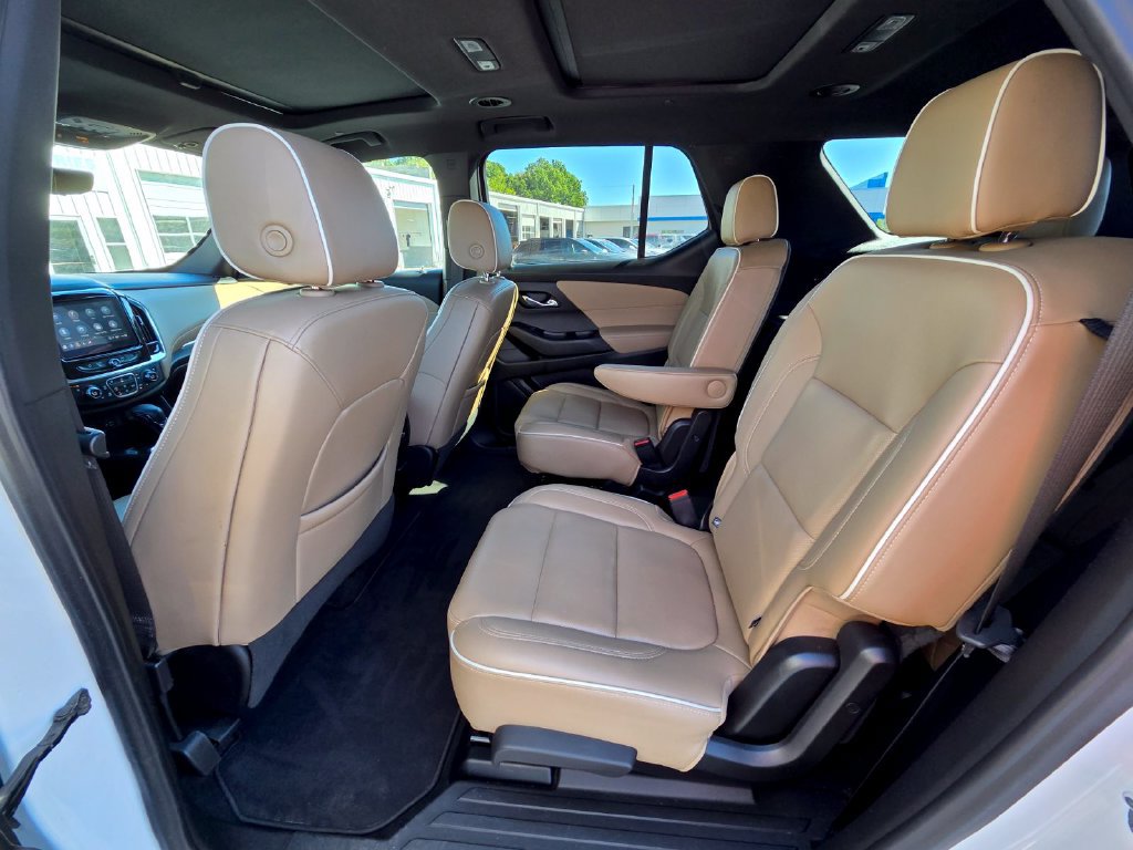 Used 2023 Chevrolet Traverse Premier FWD image 29