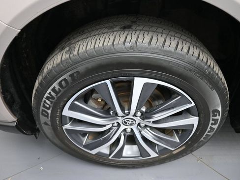Certified 2023 Toyota Venza LE AWD/4WD image 14