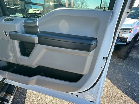 Used 2019 Ford F250 XLT w/ XLT Premium Package image 16