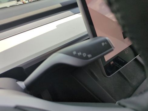 Used 2023 Tesla Model 3 Standard Range RWD image 12