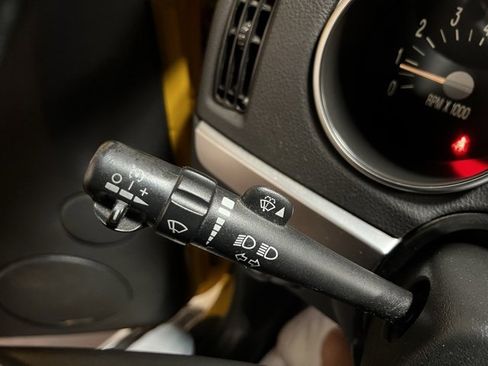 Used 2003 Chevrolet SSR w/ Preferred Equipment Group image 27