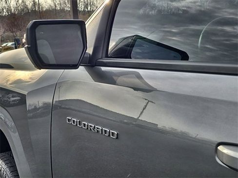 Used 2024 Chevrolet Colorado Z71 w/ Z71 Convenience Package 2 image 11