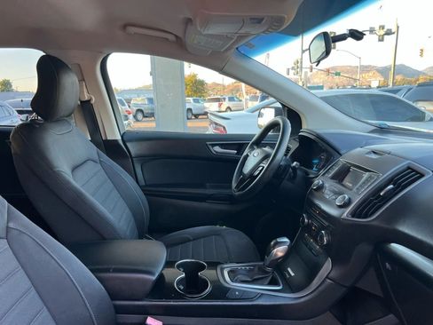 Used 2017 Ford Edge SE FWD image 17