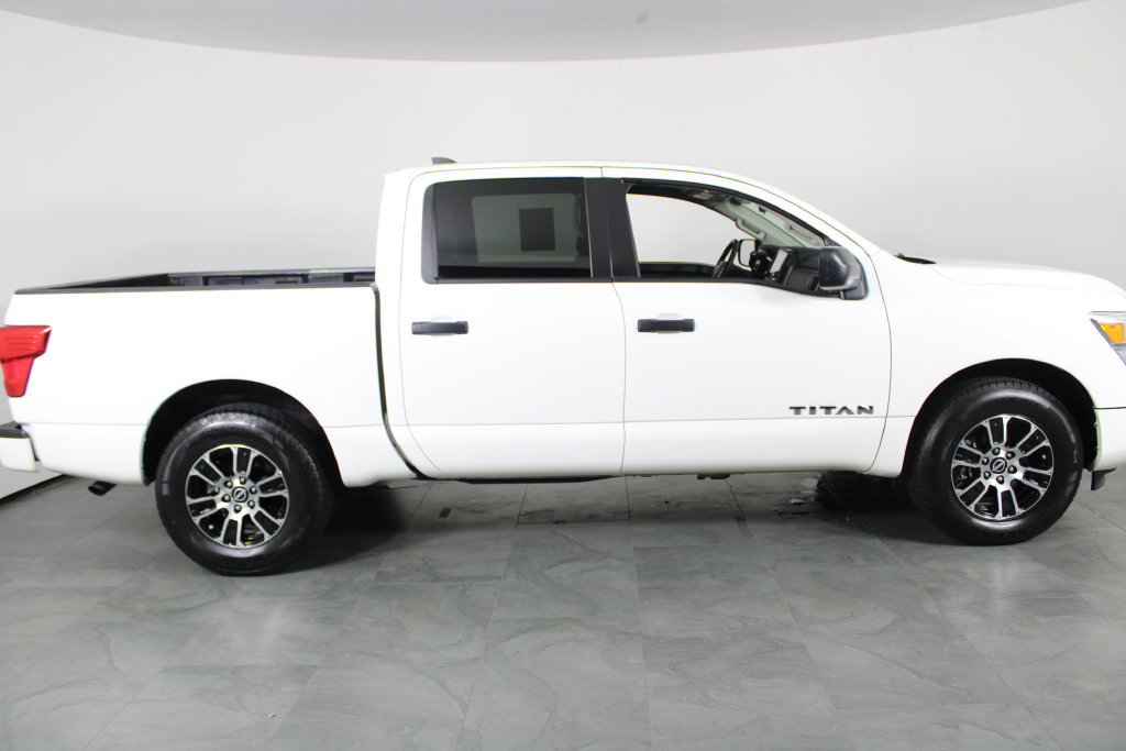 Certified 2023 Nissan Titan SV RWD image 12