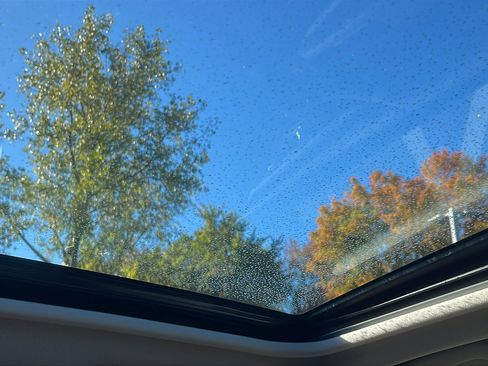 Certified 2022 Subaru Forester Limited image 24