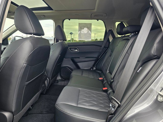Certified 2026 Nissan Rogue Platinum AWD/4WD image 20
