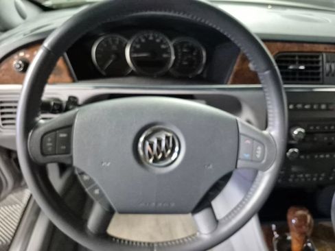 Used 2005 Buick LaCrosse CXS w/ Gold Convenience Package FWD image 11