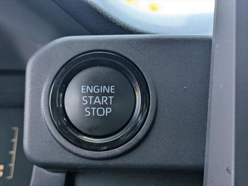 Certified 2025 Toyota Tacoma SR image 26